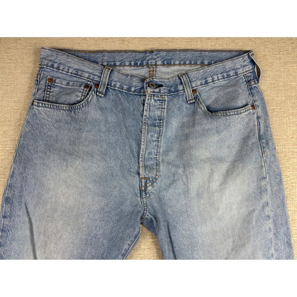 Levis 501 Mens 36x30 Original Fit Light Wash Blue Denim Straight Legs Jeans